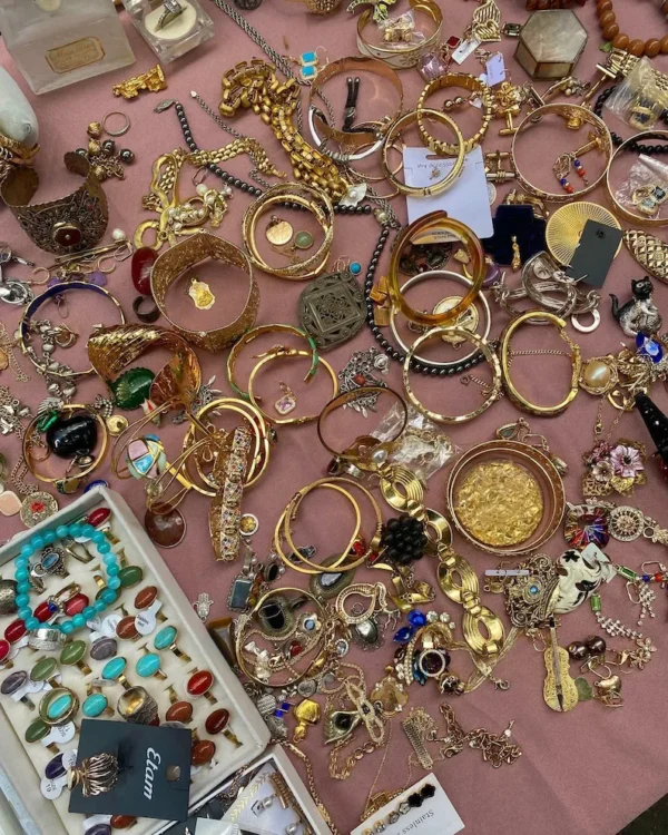 Mystery Jewelry Surprise Box – Rings, Necklaces, Earrings & Bracelets - Image 3